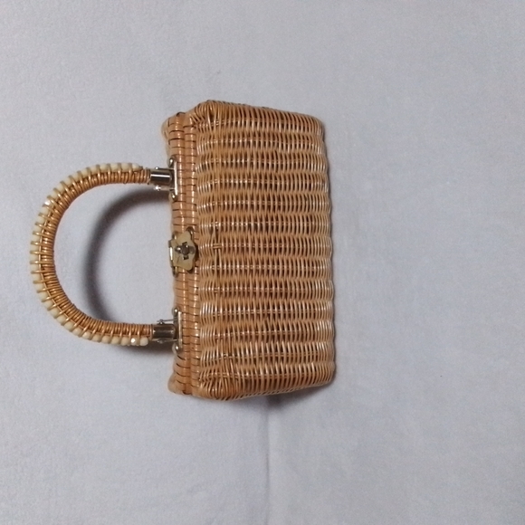 Vintage Wicker Purse. Made in Hong Kong - Picture 1 of 5